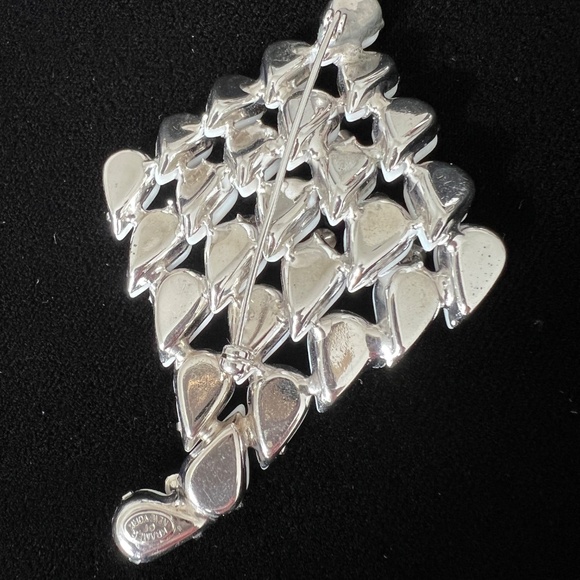 Vintage Kramer of New York Brooch – White Milk Glass & Rhinestones Mid Century - Picture 5 of 8